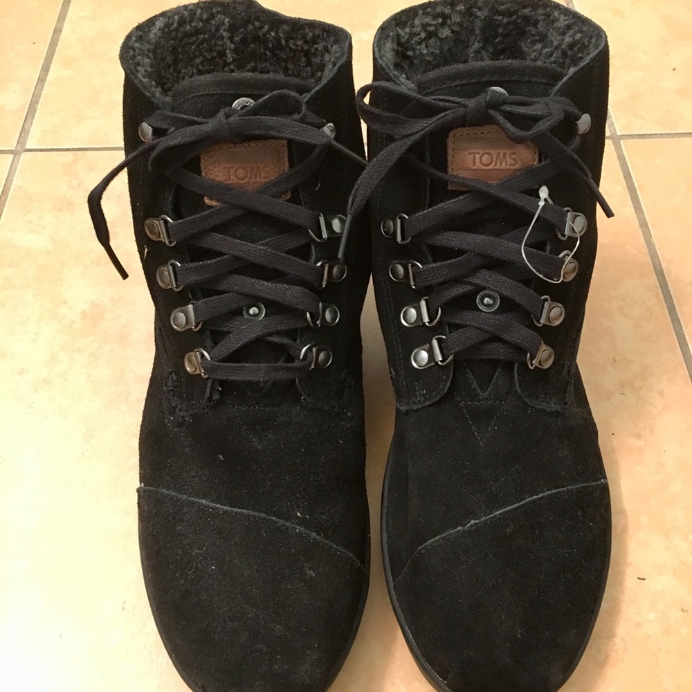 Toms Shearling Lined Boots